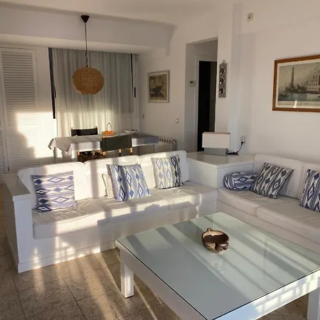 Port De'n Perris Apartman *